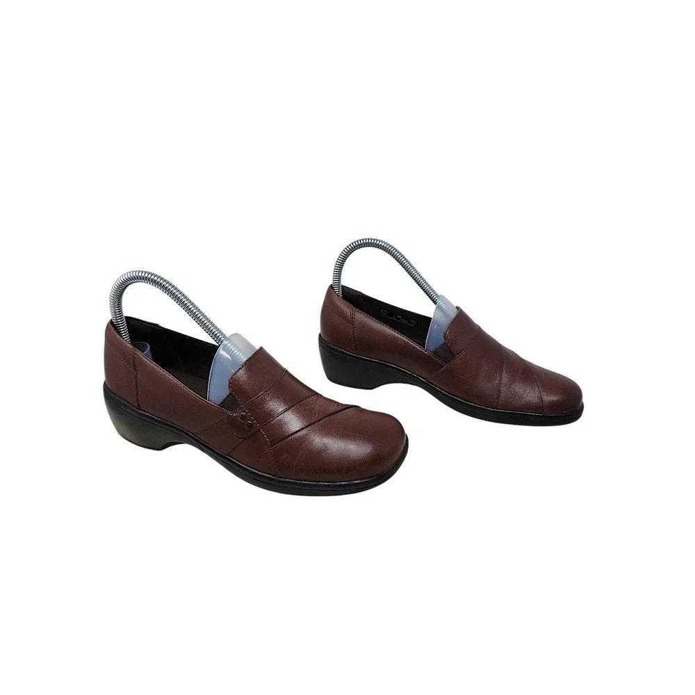 Clarks Loafers 6M Womens Brown Leather Bendables Pleated Comfort Slip On Shoes